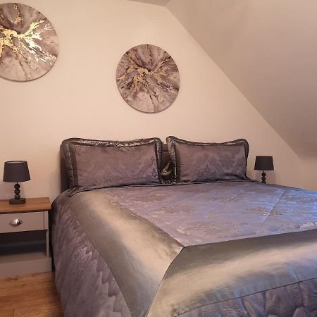 Attic Floor Apartment, City Centre Инвернес Екстериор снимка