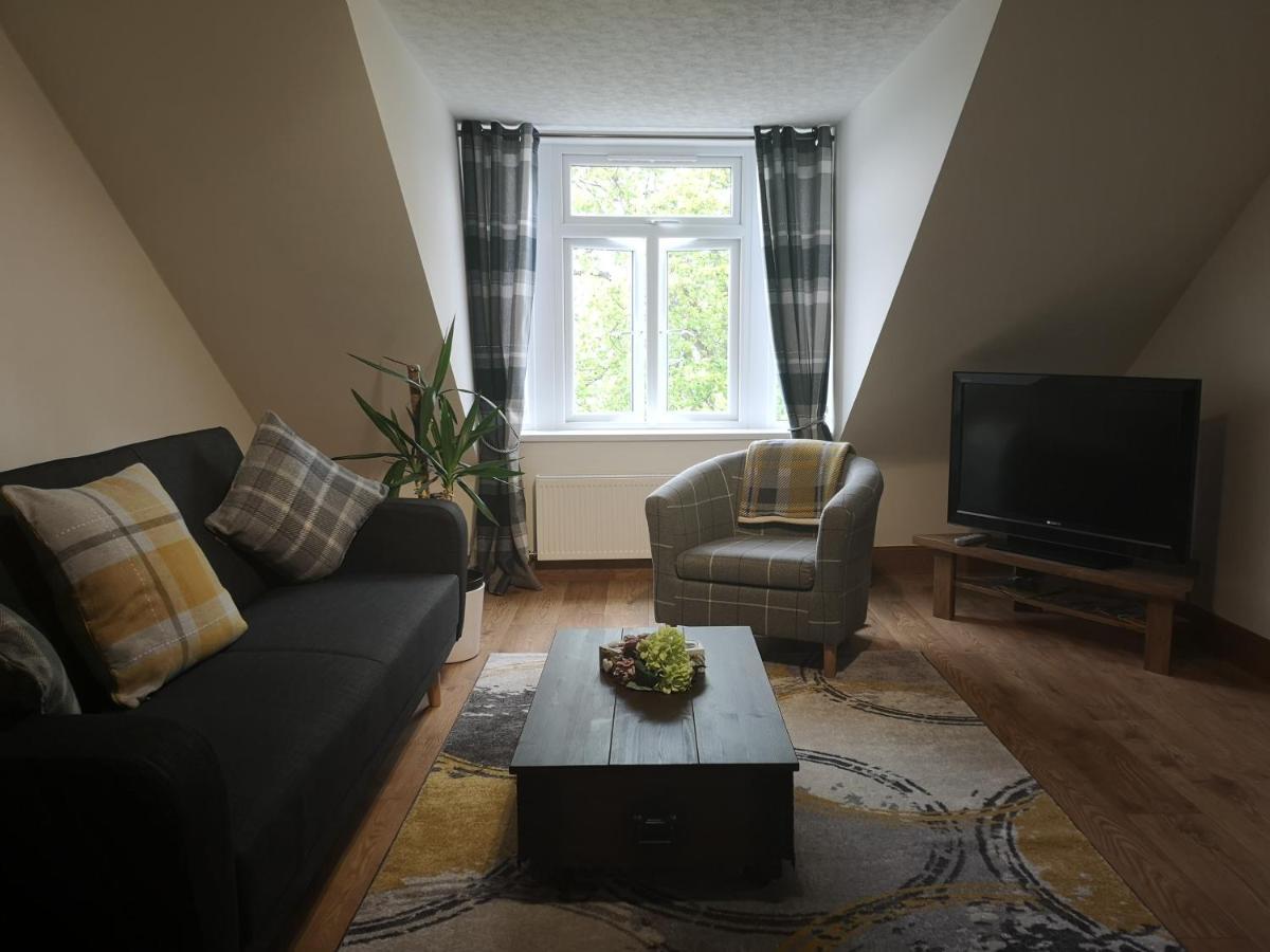 Attic Floor Apartment, City Centre Инвернес Екстериор снимка