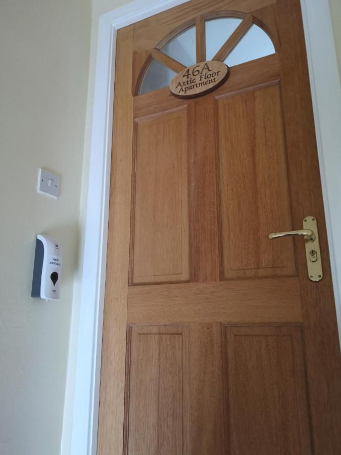 Attic Floor Apartment, City Centre Инвернес Екстериор снимка