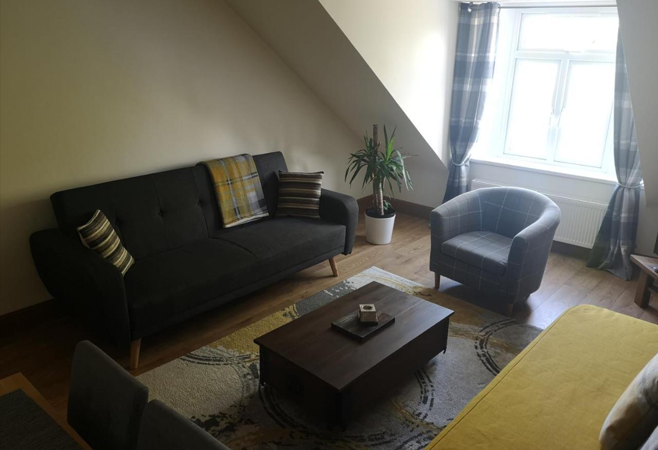 Attic Floor Apartment, City Centre Инвернес Екстериор снимка