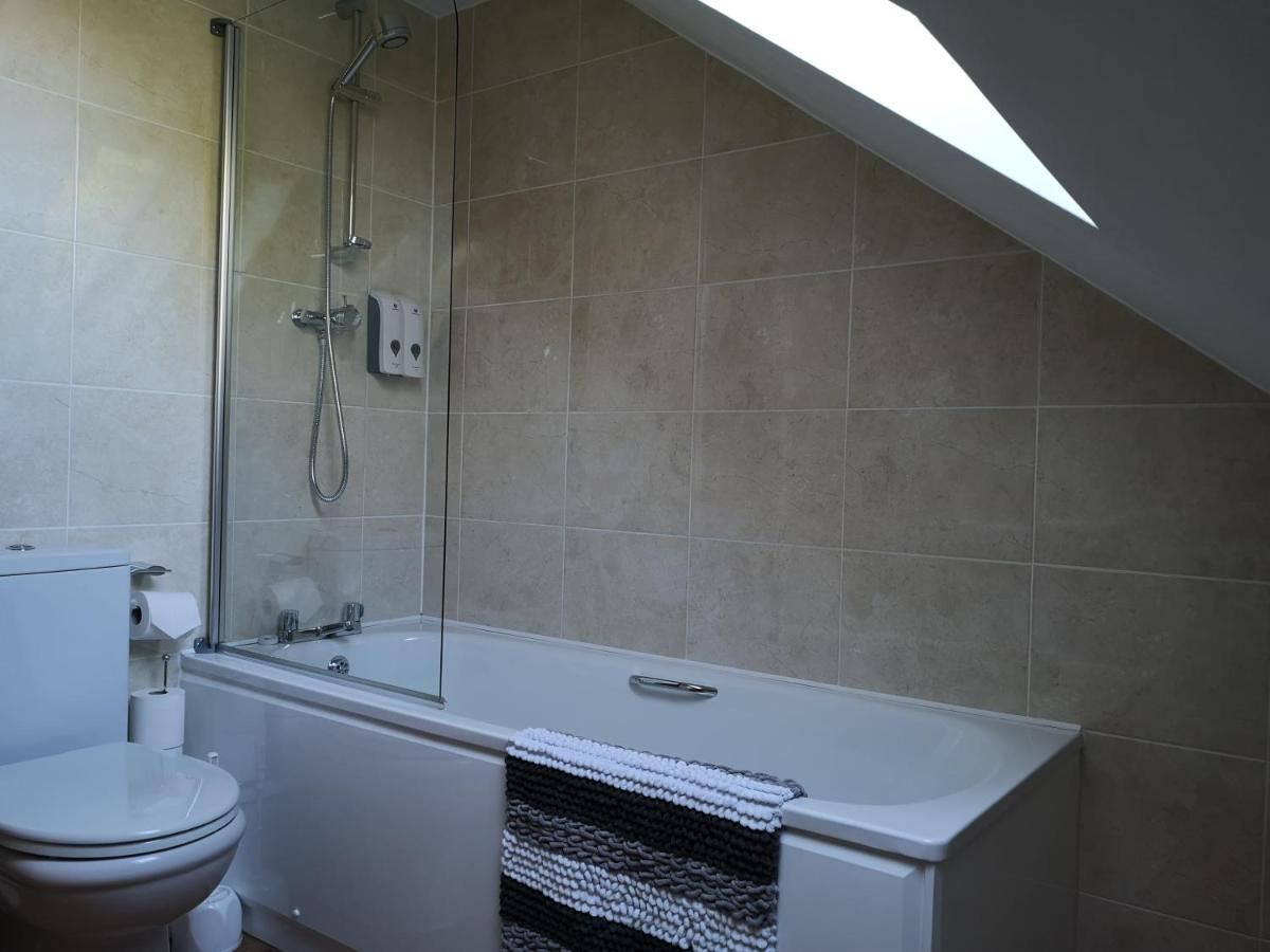 Attic Floor Apartment, City Centre Инвернес Екстериор снимка