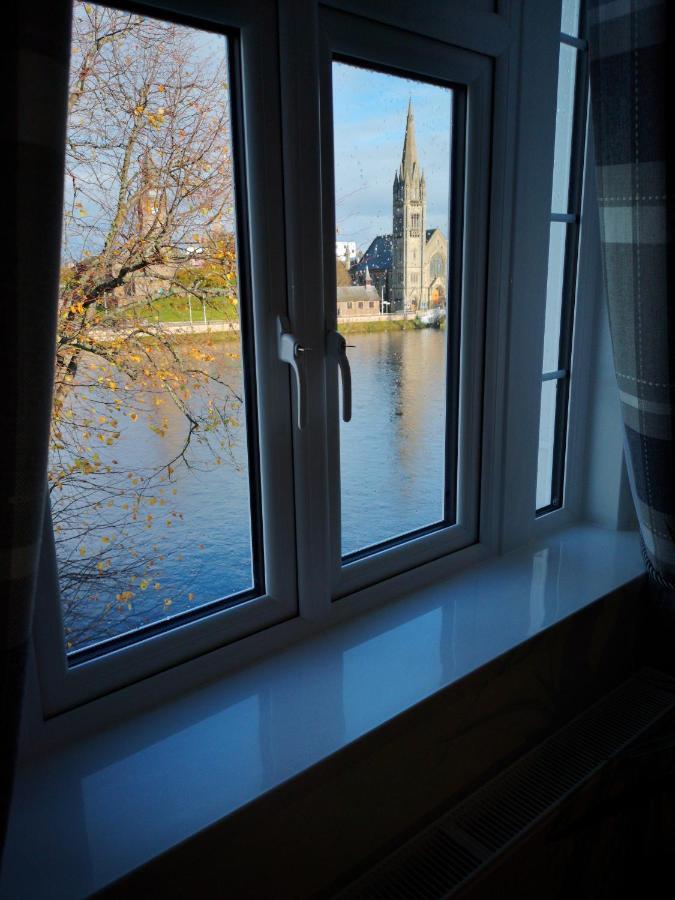 Attic Floor Apartment, City Centre Инвернес Екстериор снимка