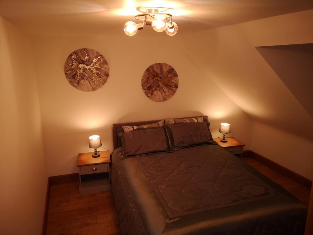 Attic Floor Apartment, City Centre Инвернес Екстериор снимка
